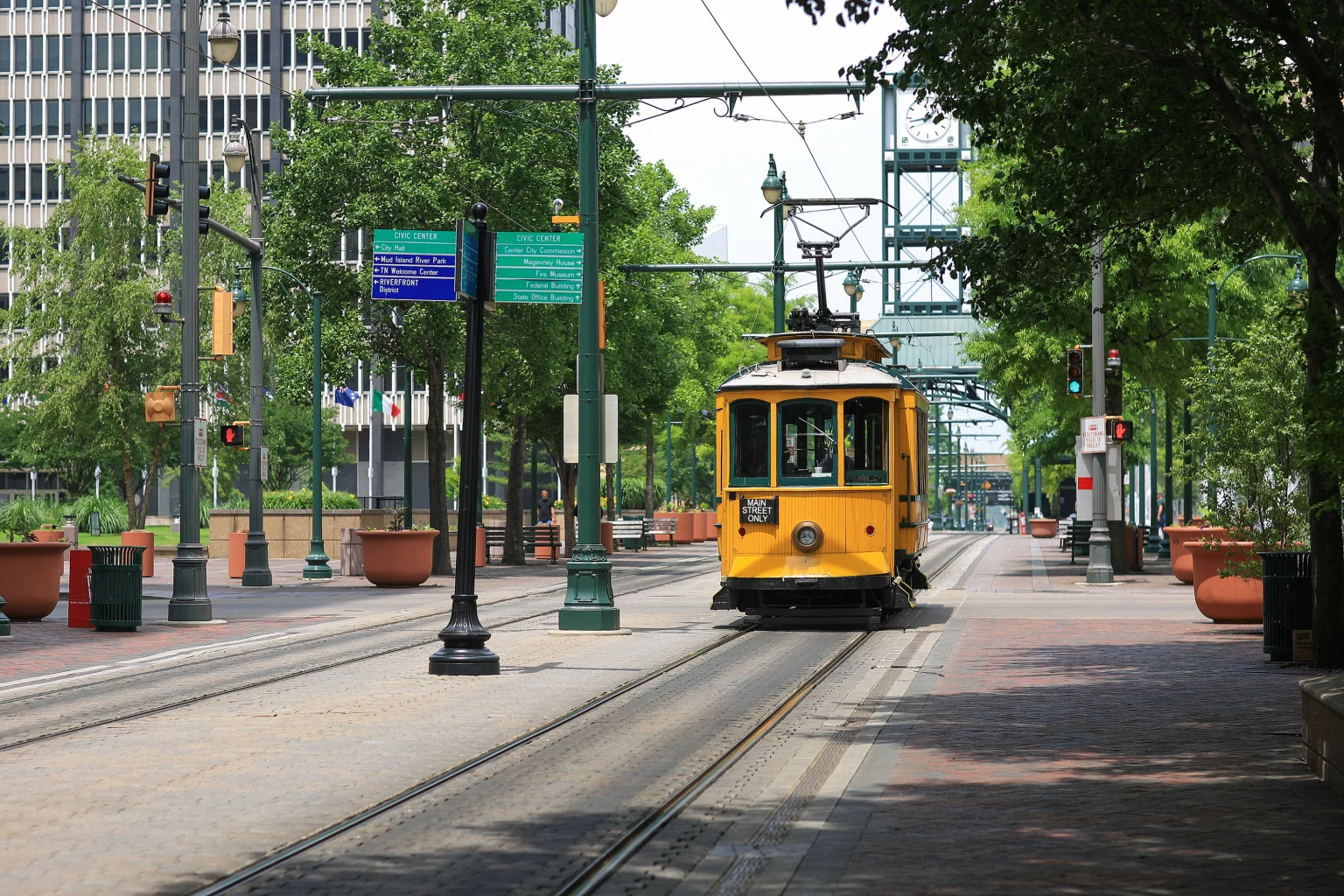 Memphis trolley downtown